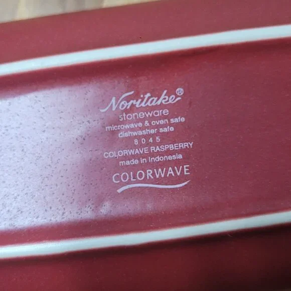 Noritake Colorwave Raspberry 16" Oblong Tray - Picture 2 of 2